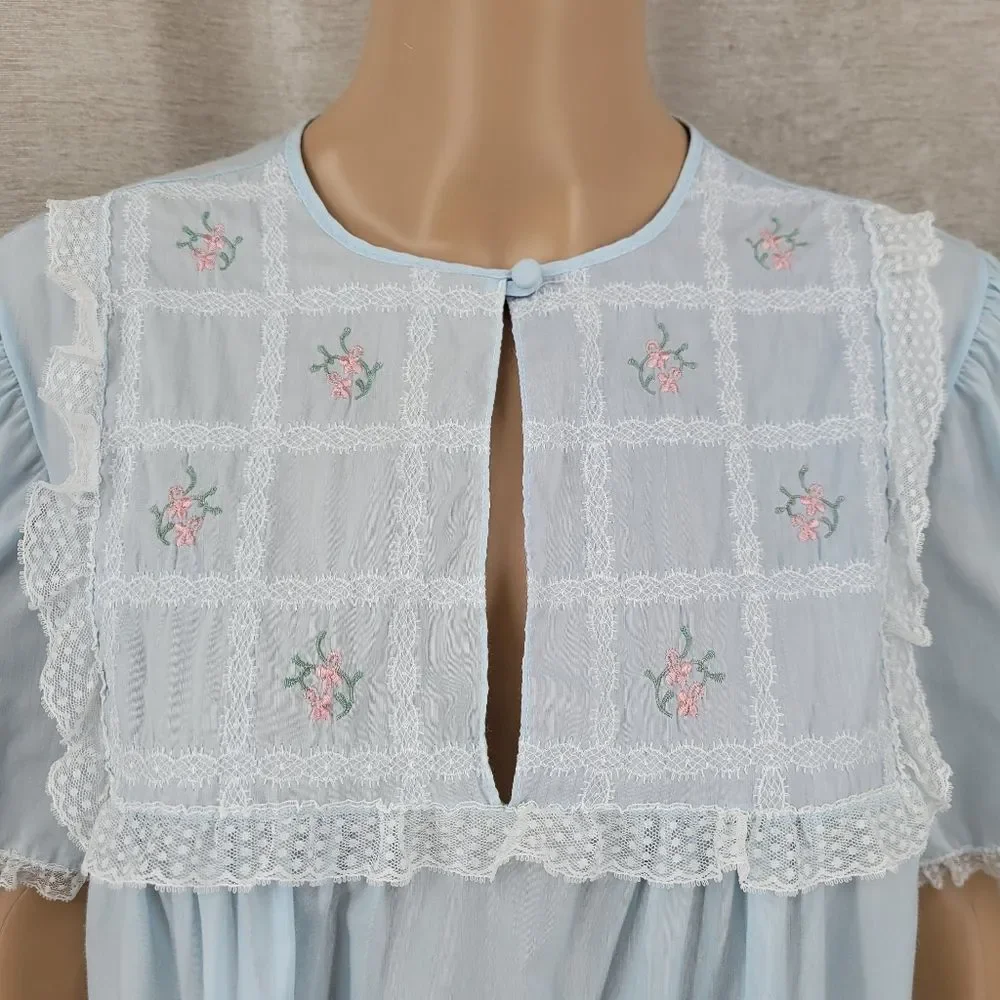 Barbizon Vintage Light Blue Nightgown and Peignoir Robe Set Lace Embroidery